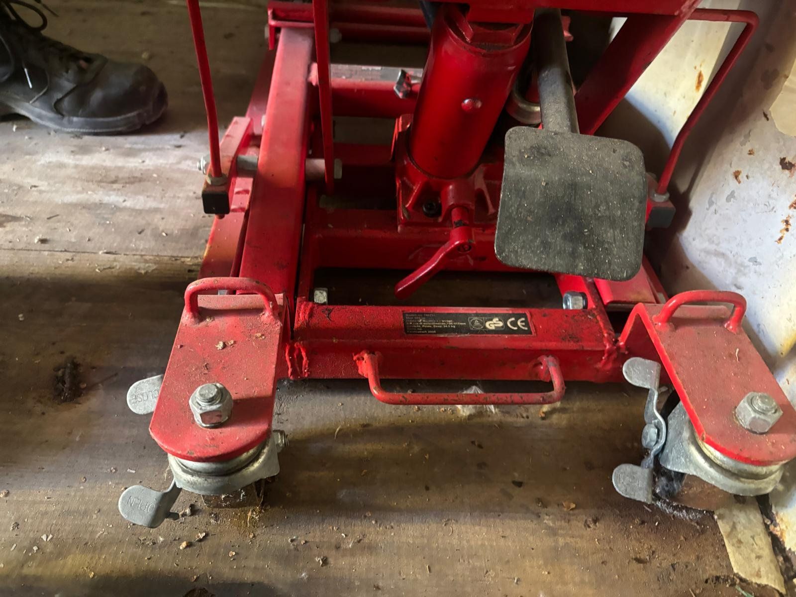 Lève-moto, crics: 2x Benson Tools Hebebühne max. 680 kg – D'occasion à Regensdorf par RCM_8105Regensdorf 3