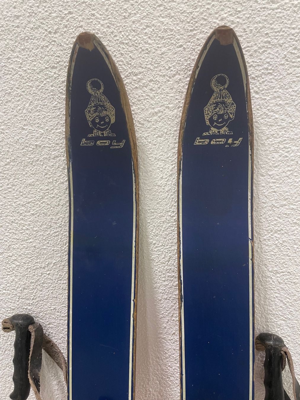 Sci: Ski, Kinderski von ca. 1960 mit Stöcken – Usato da Menziken venduto da fiat-500 1