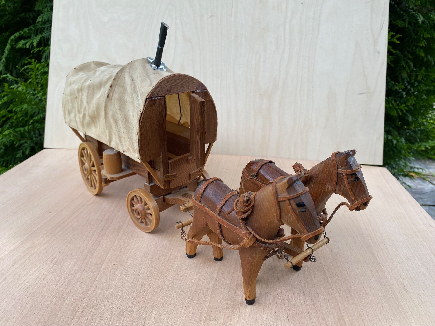 Kutschen: schöner Western Planwagen mit 2 Holzpferden – Gebraucht aus Feldbach von Olive1 3