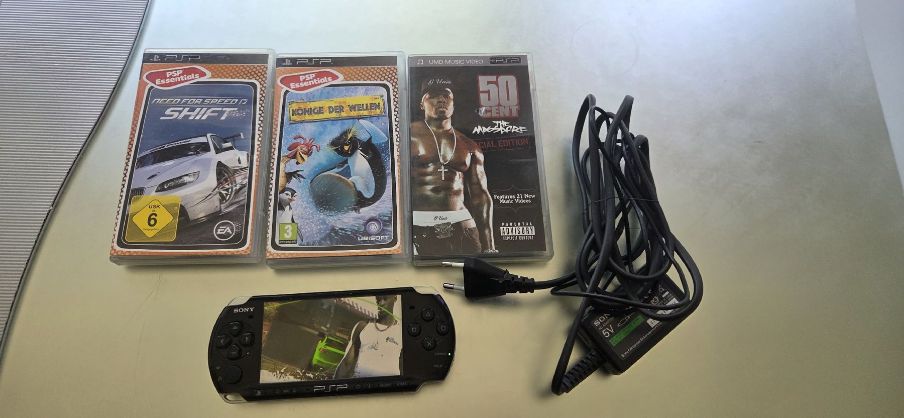 Sony Console: Sony PSP 3000 + Spiele + Ladegerät   – Usato da Huttwil venduto da ser_gn9l