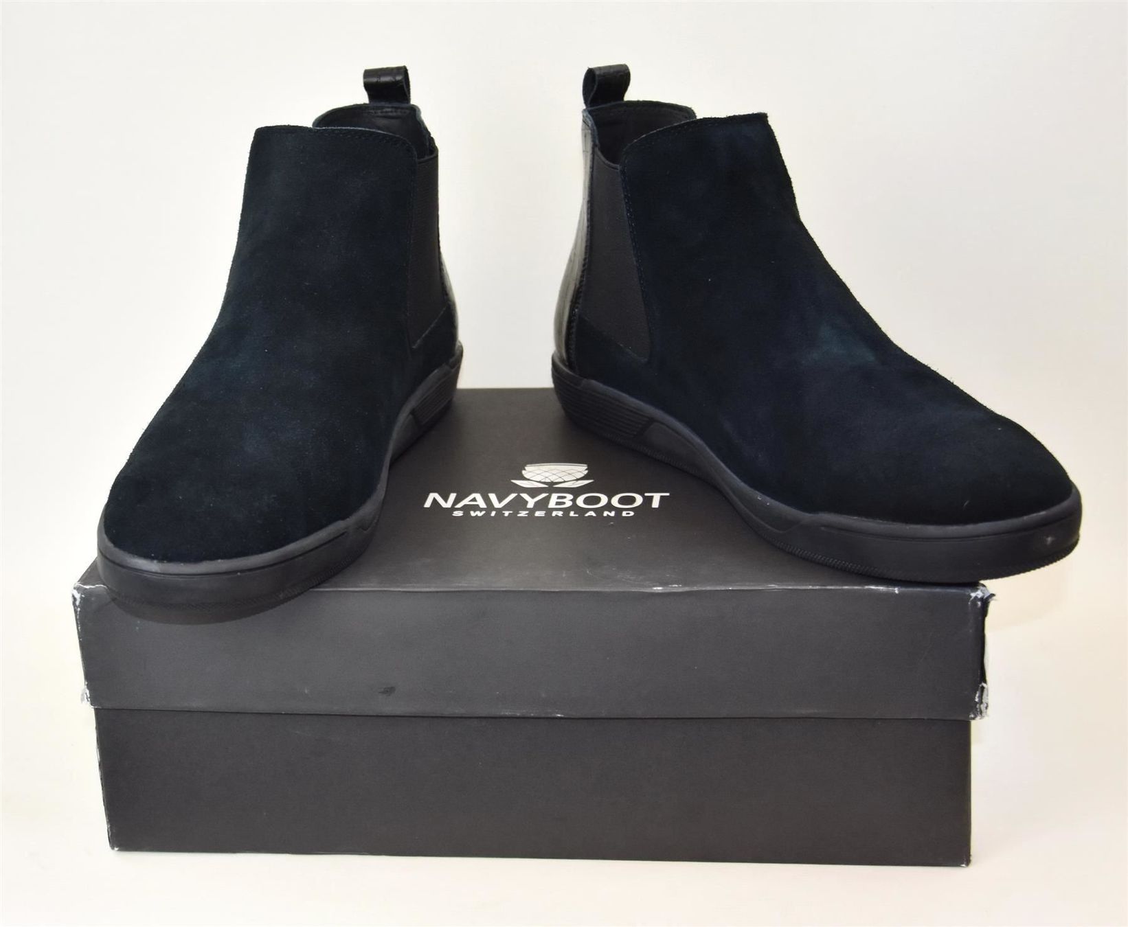 Navyboot Scarpe da uomo: NAVYBOOT Herrenschuhe Stiefel Wildleder/ schwarz/Gr. 46 – Nuovo e nell'imballaggio originale da Wohlenschwil venduto da EddieS-Outlet