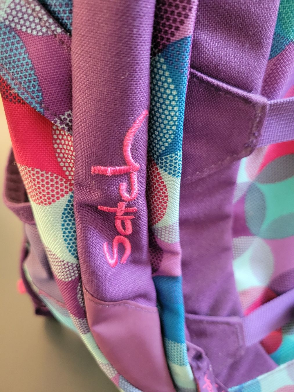Satch Zaini: Satch Schulrucksack, guter Zustand, violett – Usato da zürich venduto da Annettemana 1