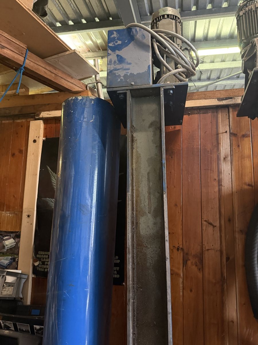 Piattaforme elevatrici & Crick:  Autolift Vilver Typ 2C 2 Tonnen gebraucht – Usato da Seon venduto da Calsonic78 5