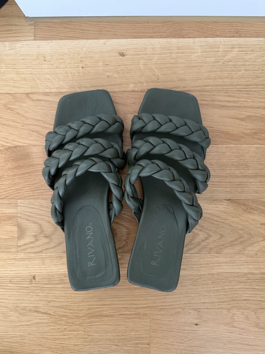 Scarpe da donna: Rivano flat sandale size 36 leather – Usato da Basel venduto da jfa_5rzf