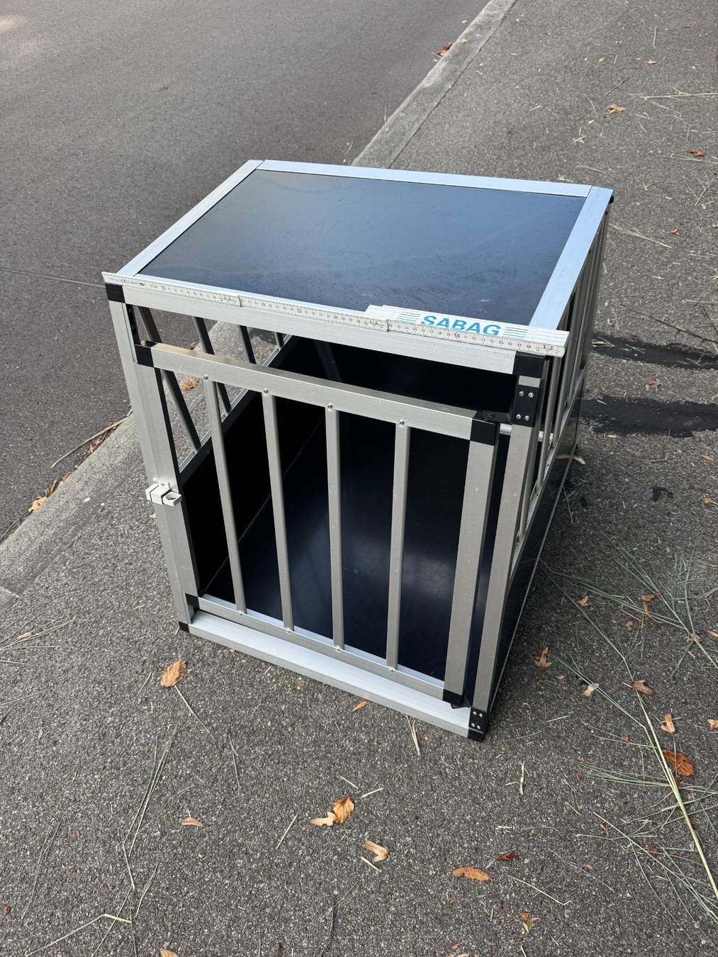 Gabbie, trasporto & Sicurezza: Hundebox Transportbox gebraucht – Usato da Twann venduto da sergelebeau01