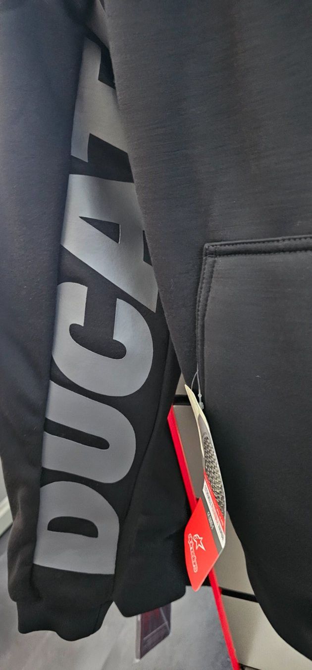 Ducati Giacche: Motorrad-Sweatshirt Ducati Jargon gr S – Nuovo e nell'imballaggio originale da Oberentfelden venduto da ST85 5