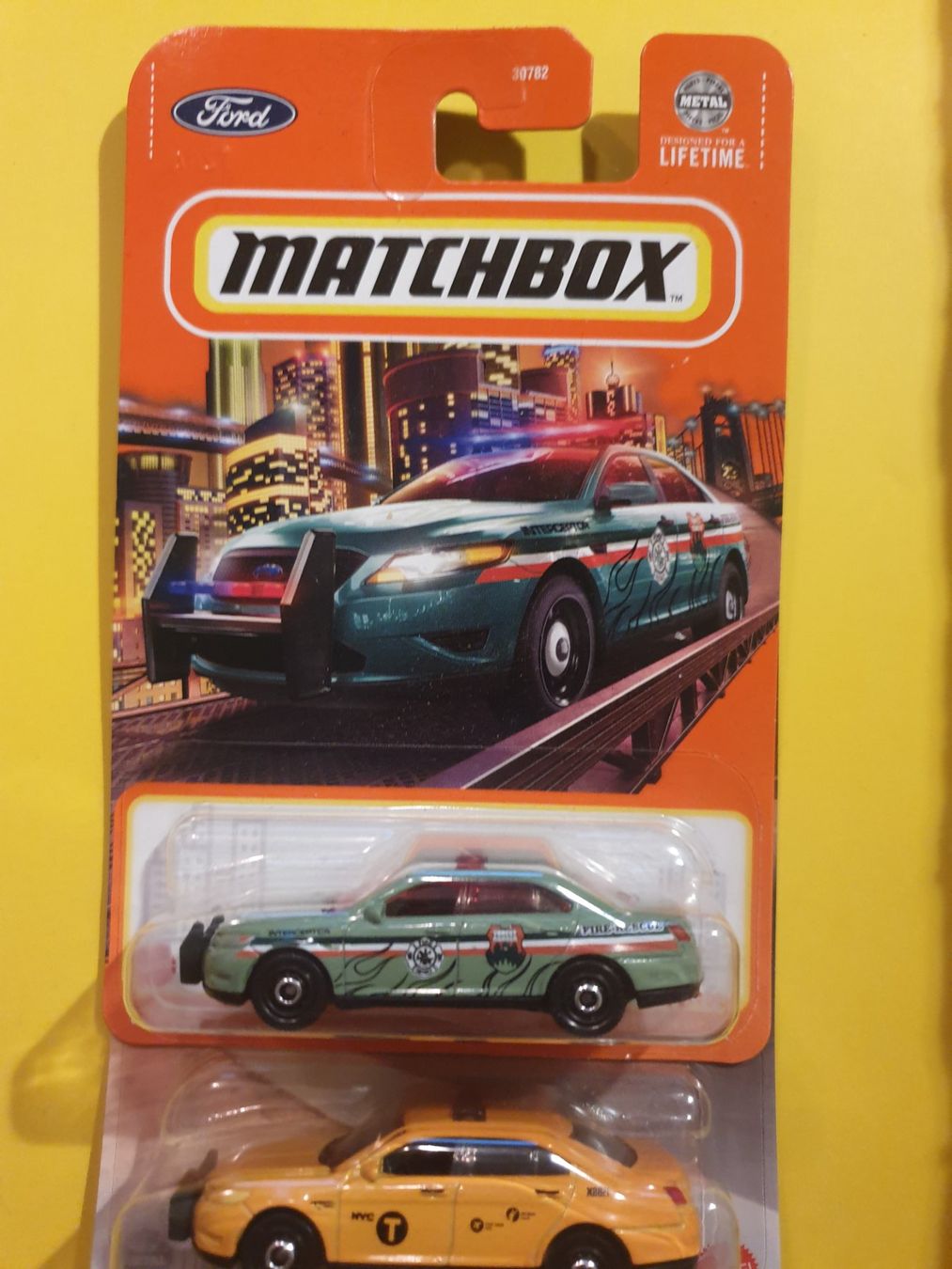 Matchbox Modellini d'auto: 2 x Matchbox FORD POLICE INTERCEPTOR – Nuovo e nell'imballaggio originale da Oftringen venduto da Rotor 2