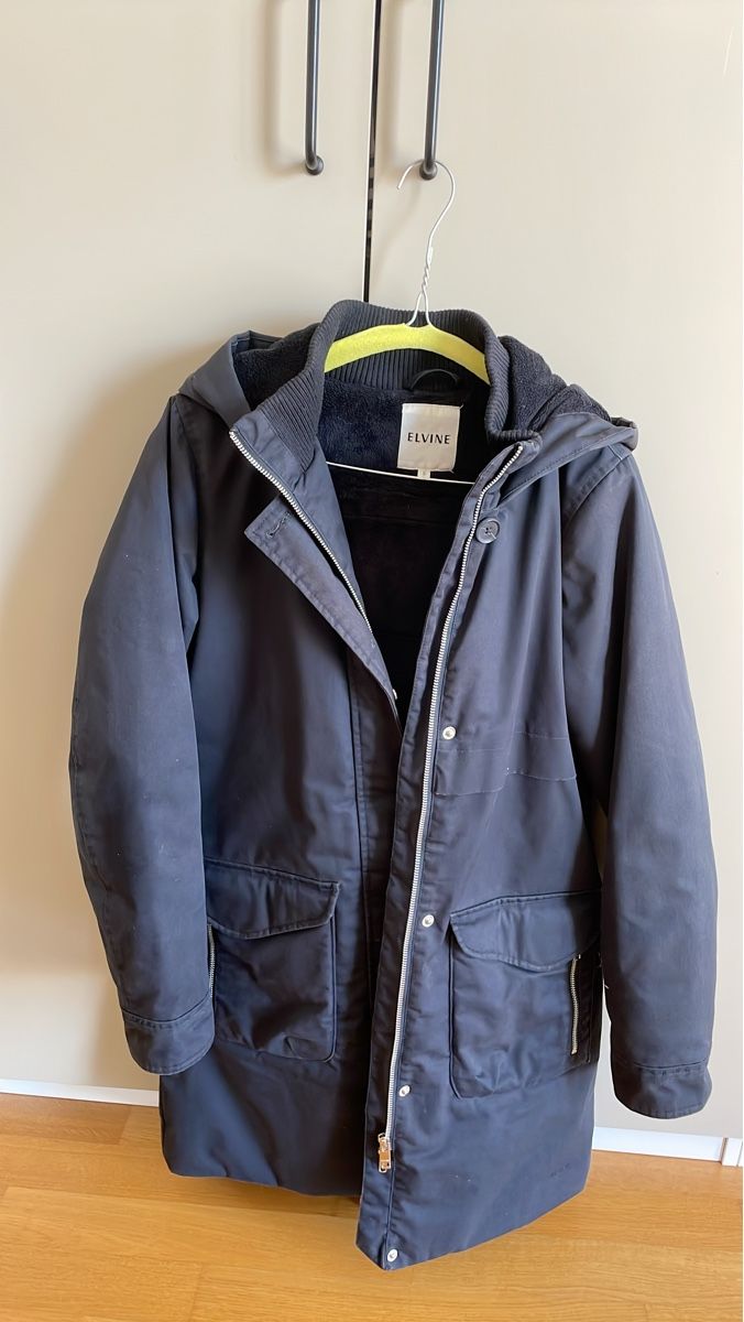 Elvine Giacche: Dunkelblaue Elvine Winterjacke Grösse S – Usato da Zürich venduto da corinna.cordes