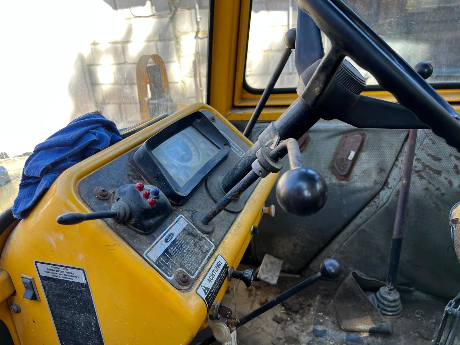 Ford Trattori: Ford Traktorbagger  – Usato da Sumiswald venduto da ForstCounty 5
