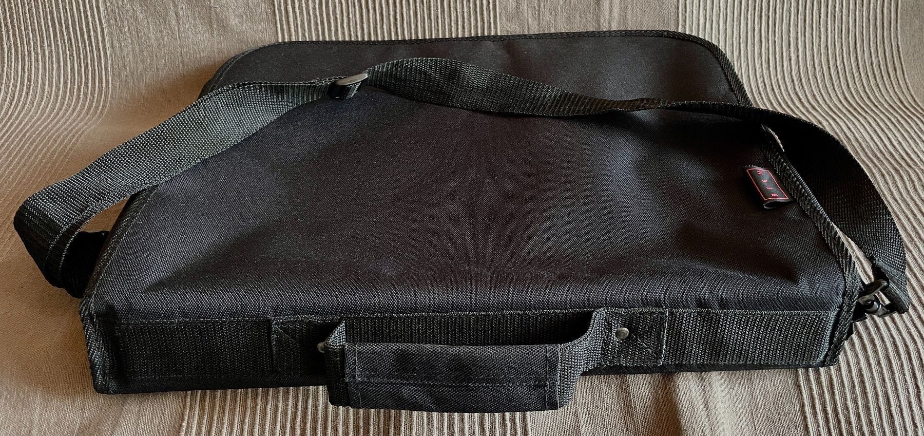 Valigie & Borse: Laptoptasche schwarz neu mit Berner Logo, Dokumententasche – Nuovo (secondo la descrizione) da Bern venduto da Chraebu2 4