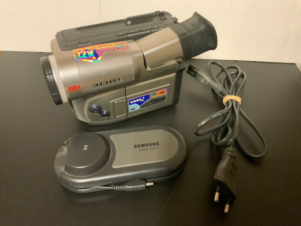 Hi8 Camcorder von Samsung mit Farbklappmonitor Kaufen auf Ricardo