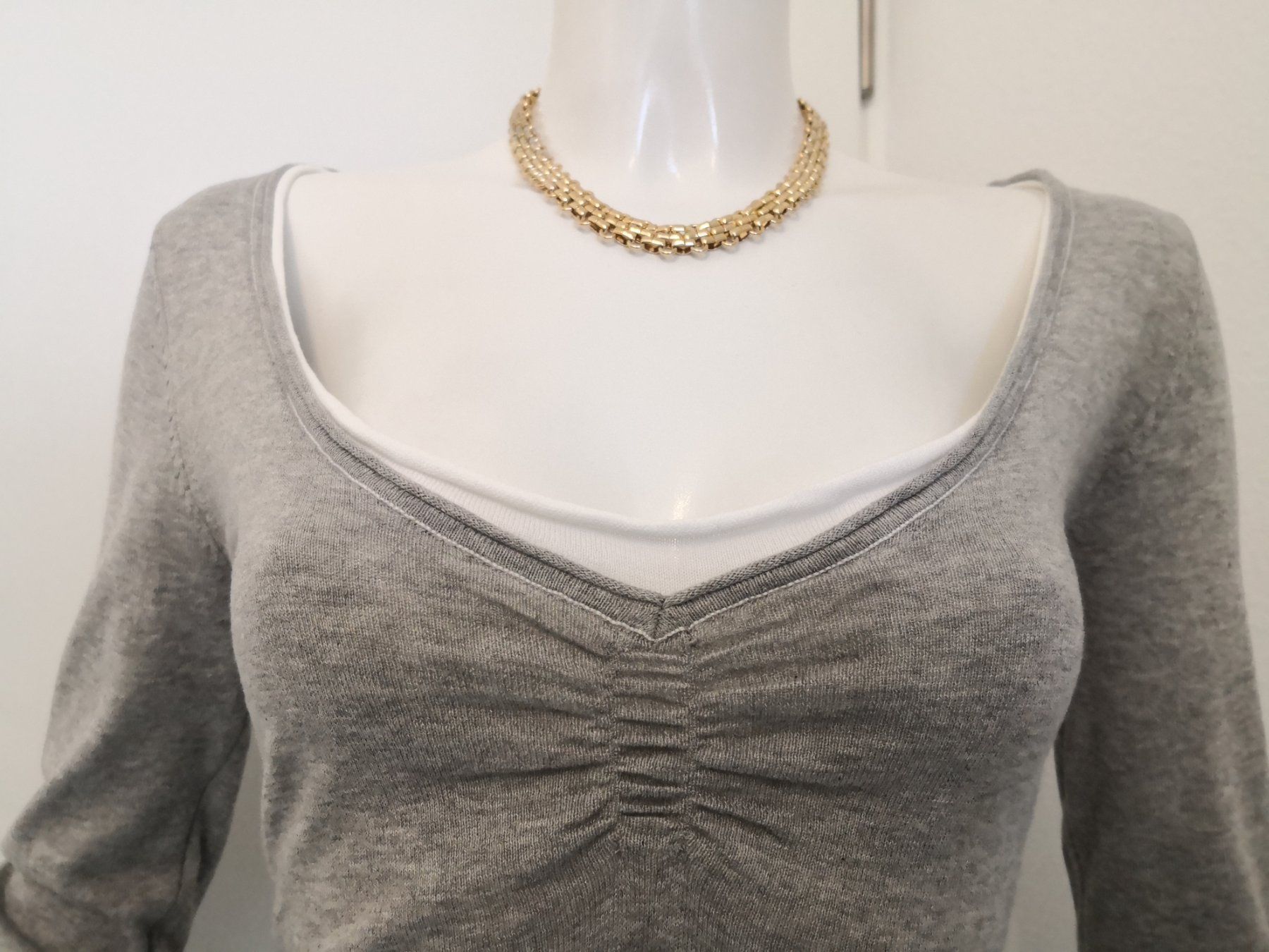 Mango Maglioni & Felpe: 🤩MANGO STRICK-PULLOVER GRAU V-SCHNITT MIT BORD WEISS – Nuovo (secondo la descrizione) da Olten venduto da Naja-Twins-Twins 7