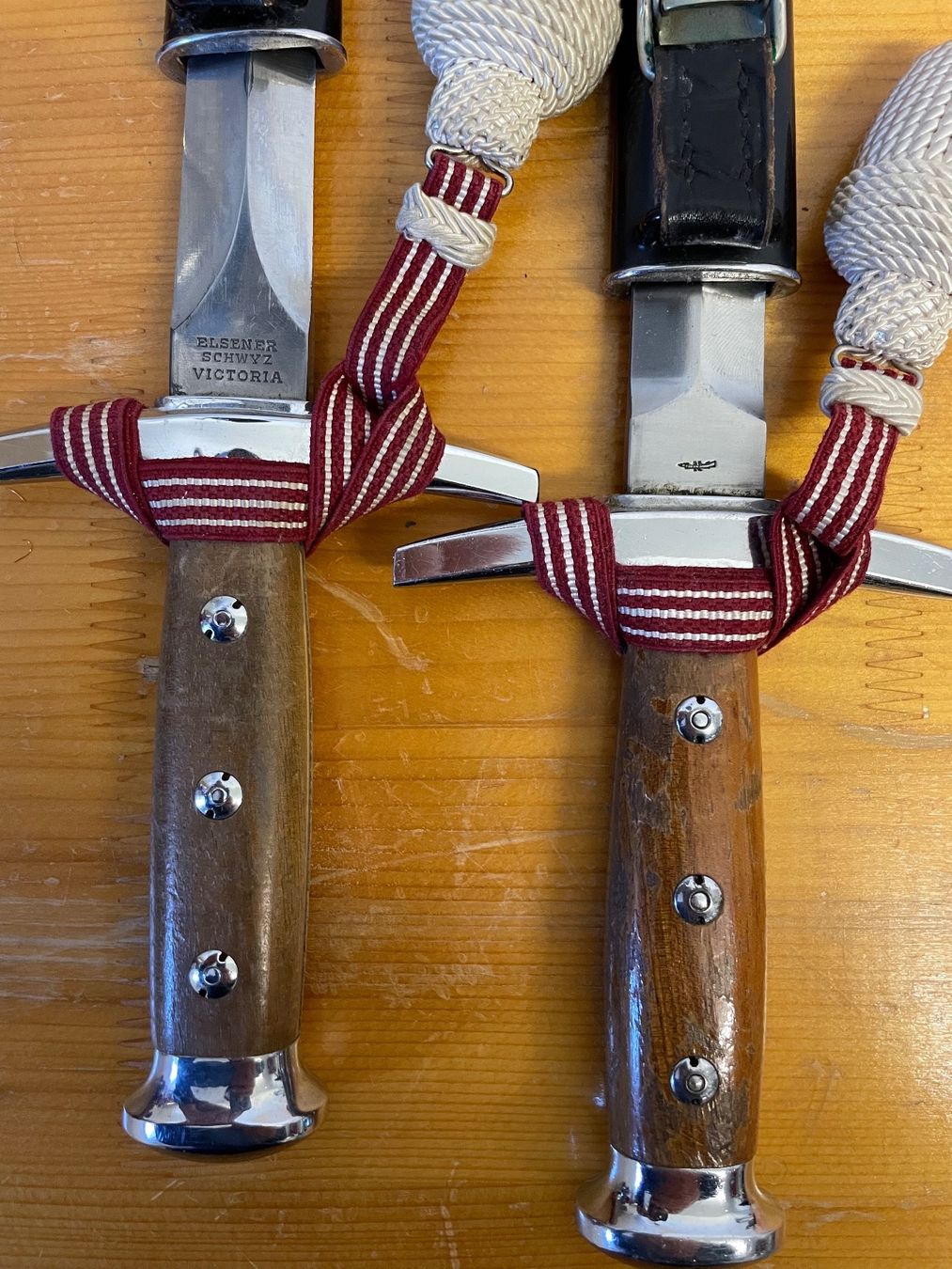 Schweizer Armee Armi bianche: Schweizer Armee Dolch mit Schlagband – Usato da Dällikon venduto da buyandbehappy 5