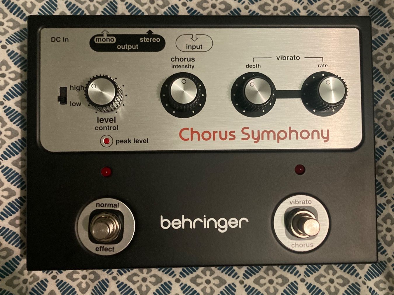 Instruments de musique: Behringer Chorus Symphony – D'occasion à Lausanne par lau_n9jn