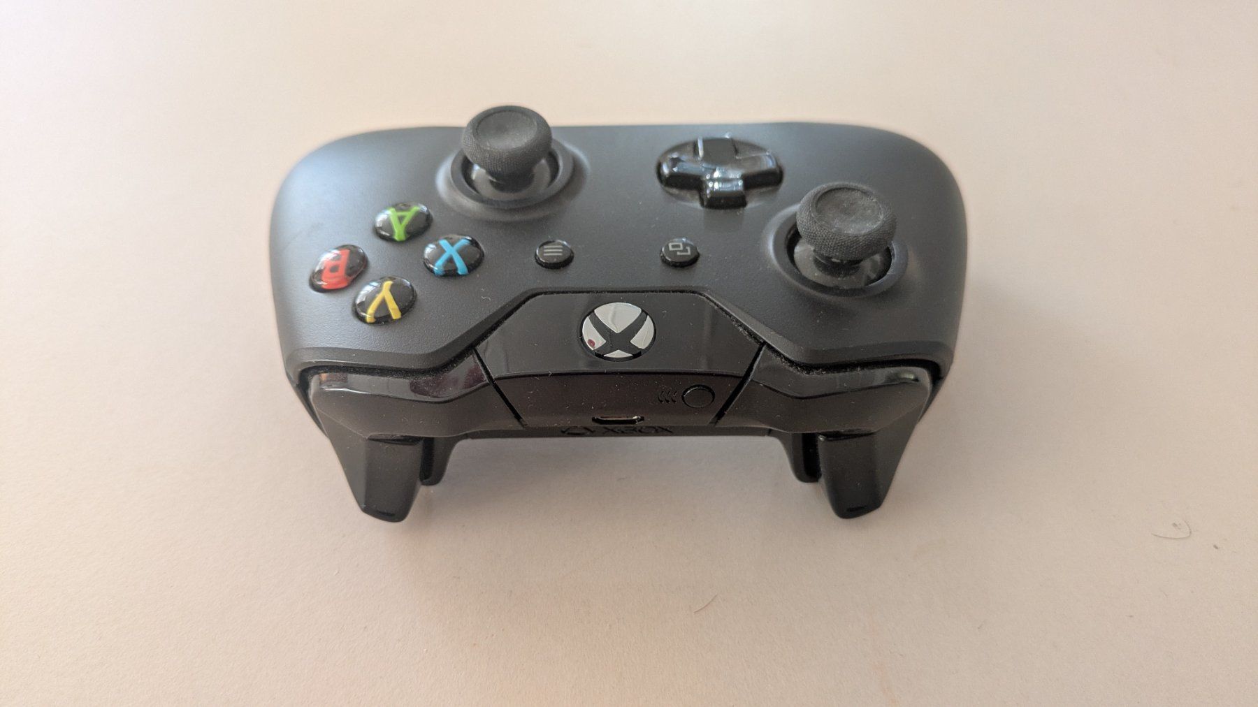 Microsoft Controller: XBOX ONE Controller - schwarz - Wireless inkl. Kabel – Nuovo (secondo la descrizione) da Zürich venduto da zi_lian 1