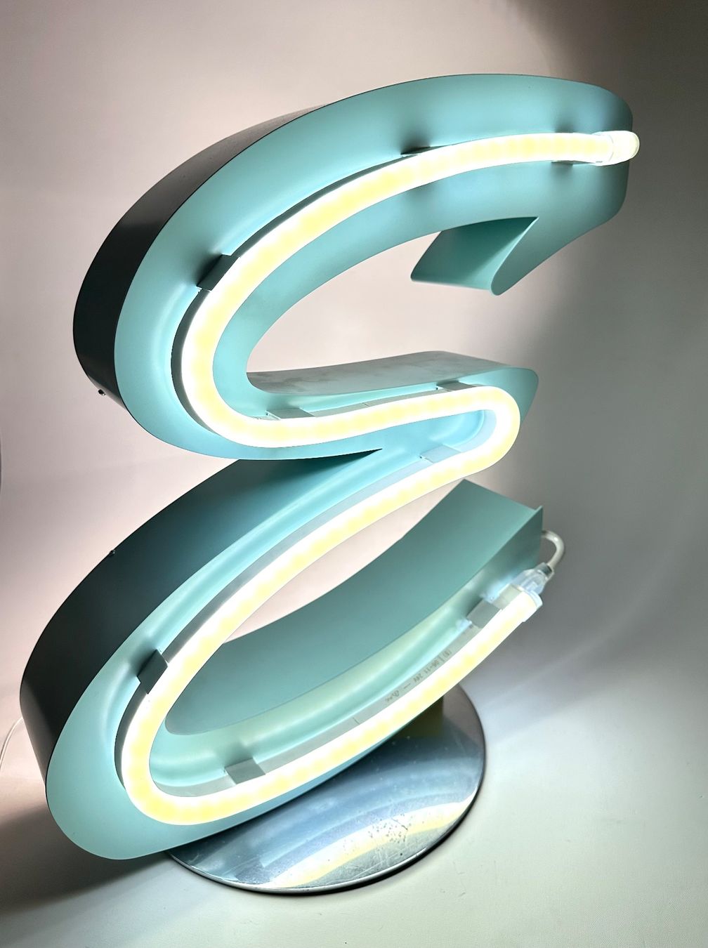Lampade: grosser Tischlampe Leuchtbuchstabe "E" – Usato da Basel venduto da D.plus 1
