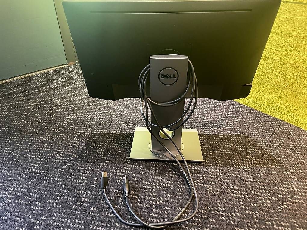 Dell Monitore: Vente 1 à 3 écrans plats DELL Professional P2417H – Gebraucht aus La Tour de Peilz von Guillaume06 1
