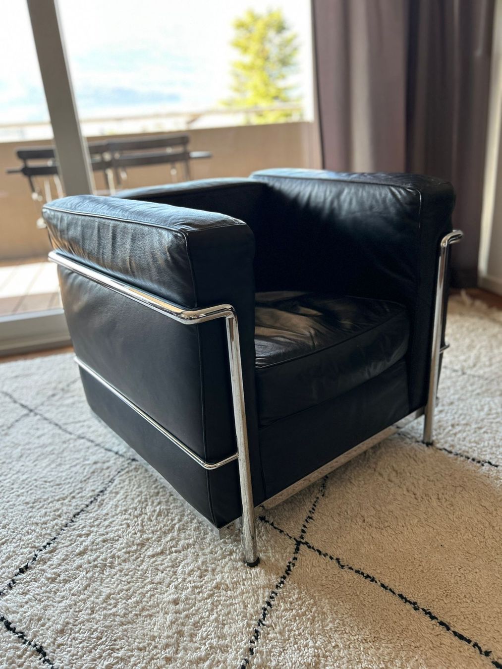 Cassina Poltrone: Fauteuil LC2 Le Corbusier – Usato da Turin venduto da Hivemaniac