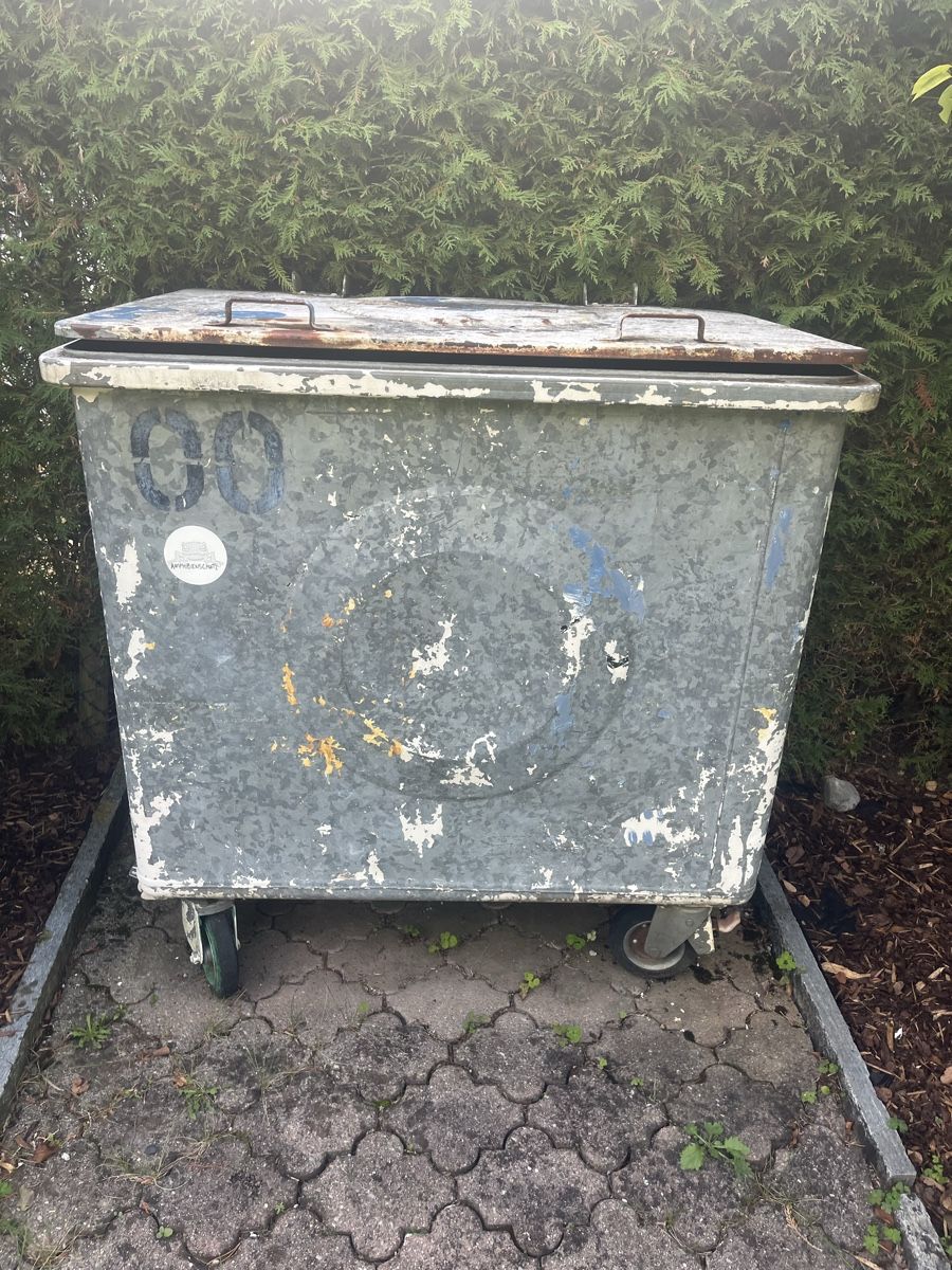 Autres articles bureau & commerces: Abfall container 600l  – D'occasion à Stallikon par Aminux06 2
