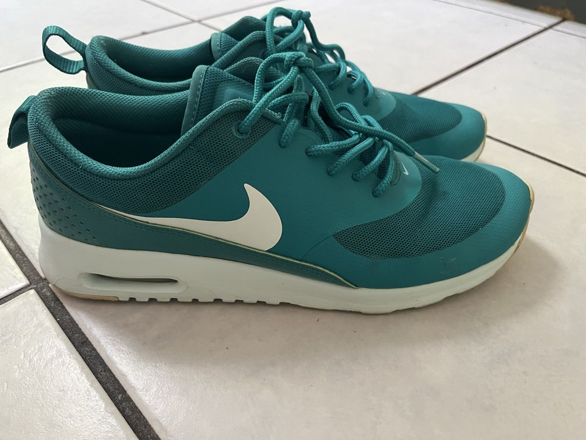 Nike Damenschuhe: Nike Air Max Thea 41 – Gebraucht aus Bern von Ginocchi