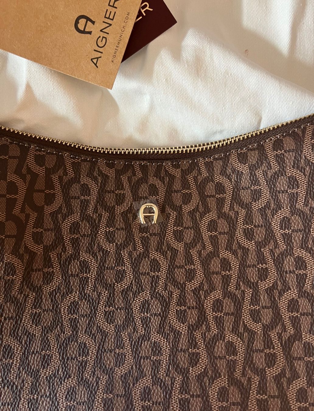 Aigner Sacs femmes: Aigner Handtasche Orignial verpackt – Neuf avec emballage d'origine à Aarau par jul_gyd8 2