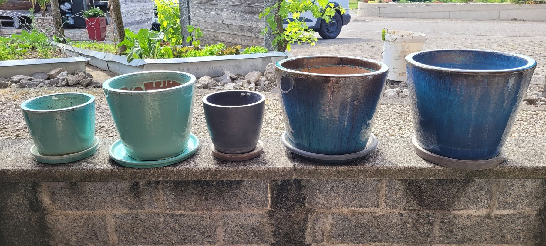 Vasi per fiori: 5 wunderschöne Übertöpfe mit Unterteller, diverse Grössen – Usato da Grosshöchstetten venduto da Dirue