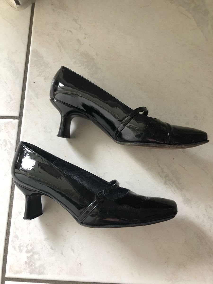 Stuart Weitzman Damenschuhe: Lackleder Pumps Stuart Weitzmann – Gebraucht aus Solothurn von Congela 1