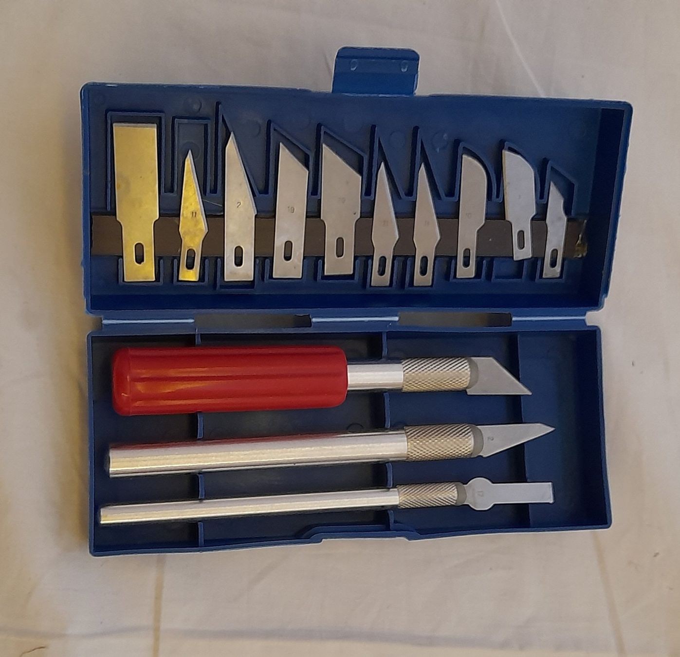 Kit bricolage: Schnitzset – Usato da Davos Frauenkirch venduto da bib_8pq5 1