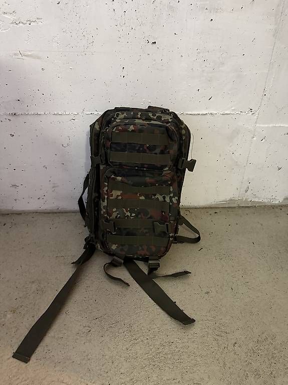Zaini: Militärrucksack, Militär – Usato da Eiken venduto da for_cg8g 1