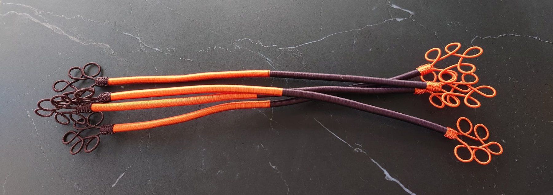 Tutte le decorazioni: 4 Originelle ServiettenHalter Orange-Braun – Usato da Neuhausen venduto da MonoCeros 1