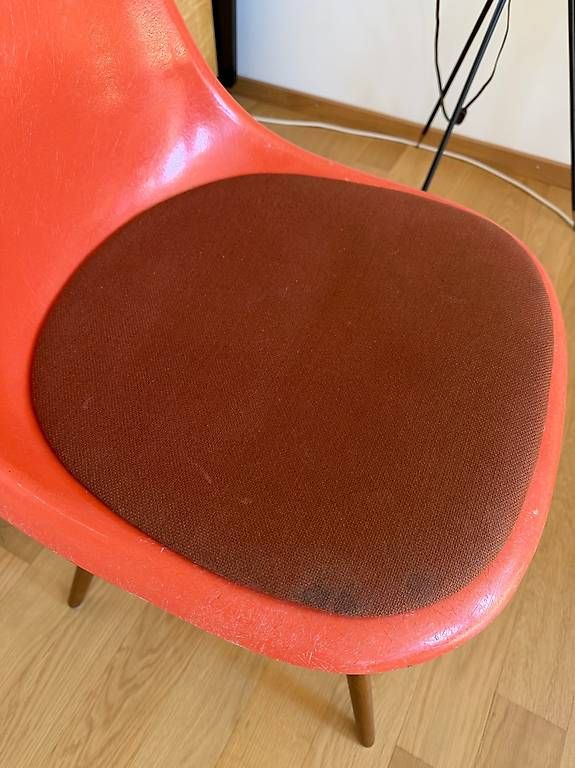 Eames Sedie: Eames Chair Hermann Miller – Usato da Zürich venduto da ZH-8003 1