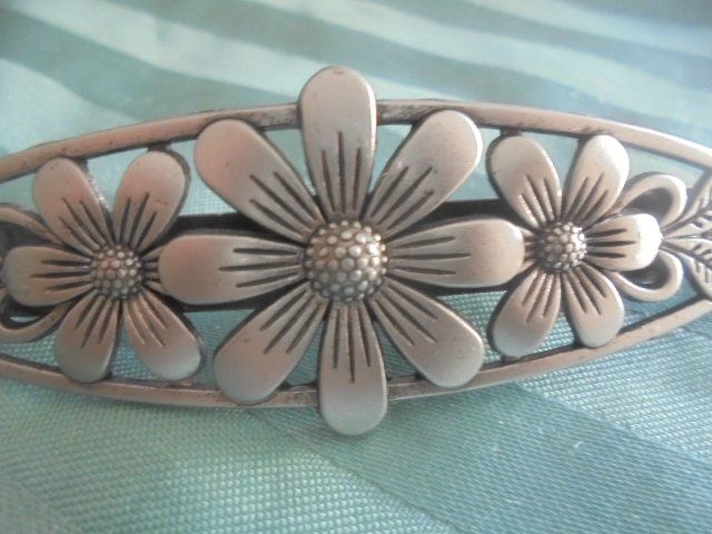 Accessoires pour cheveux: Haarspange mit Blumen – Neuf (Voir description) à Hinwil par Glasperlen 2