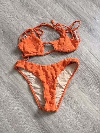 Bikini mit Blumenmuster in Orange, Grösse M/XS ☀️👙