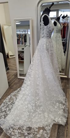 Brautkleid Spitzenapplikationen Grösse 36 neuwertig