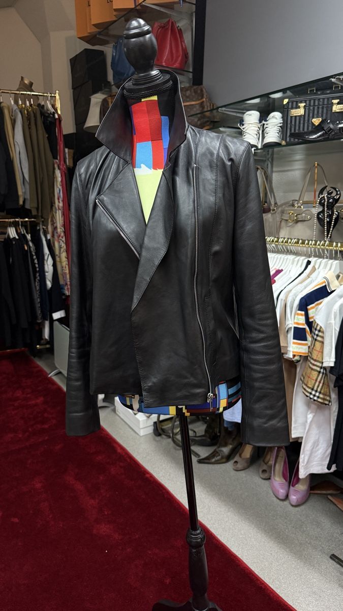 Massimo Dutti Giacche: Massimo Dutti Leder Jacke – Nuovo (secondo la descrizione) da Lachen SZ venduto da HelvetiaLuxury 2