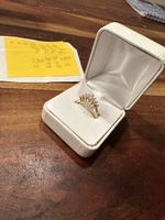 Gold Ring with 7 Diamonds 1.12ct Weight 3.47g Gold