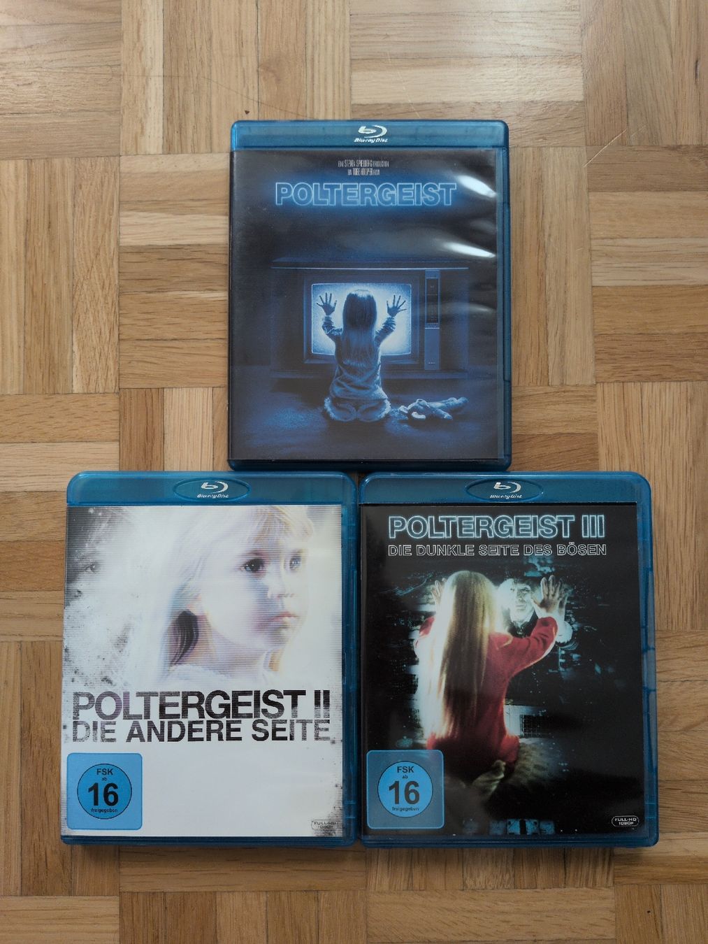 Tutti i DVDs: Poltergeist Blu-ray Trilogie  – Usato da Thun venduto da Pizzamike