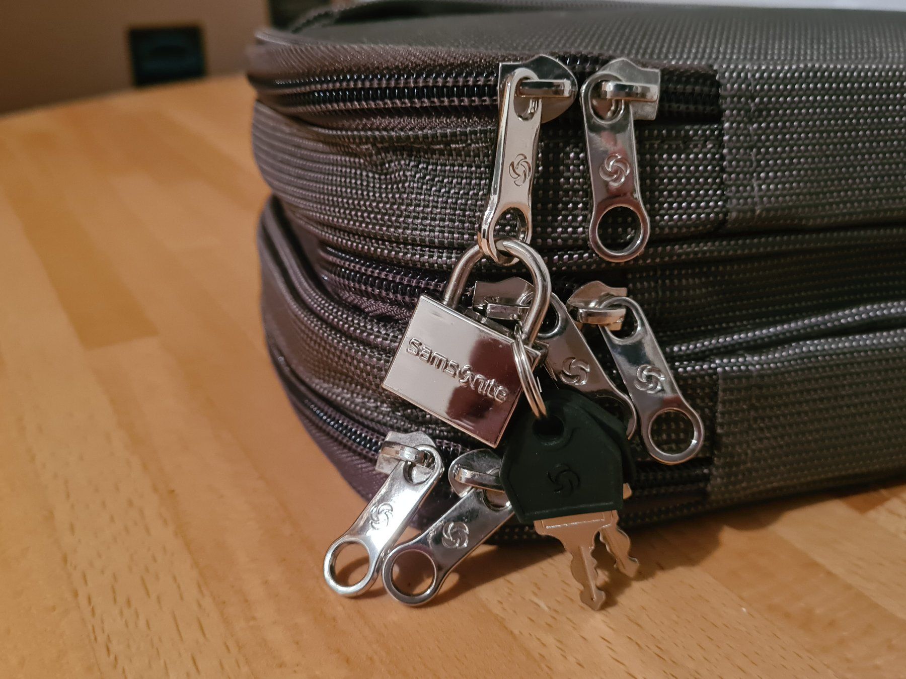 Samsonite Custodie per cosmetici: SAMSONITE Kulturbeutel NEU – Nuovo (secondo la descrizione) da Zürich venduto da Agios 5