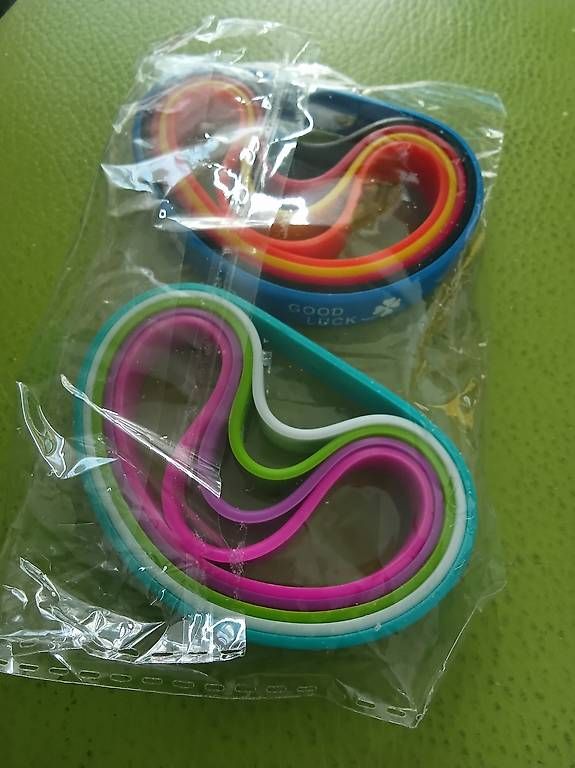 Bracciali & Braccialetti: Silikonarmbänder NEU – Nuovo e nell'imballaggio originale da St.Gallen venduto da Kristal54 2