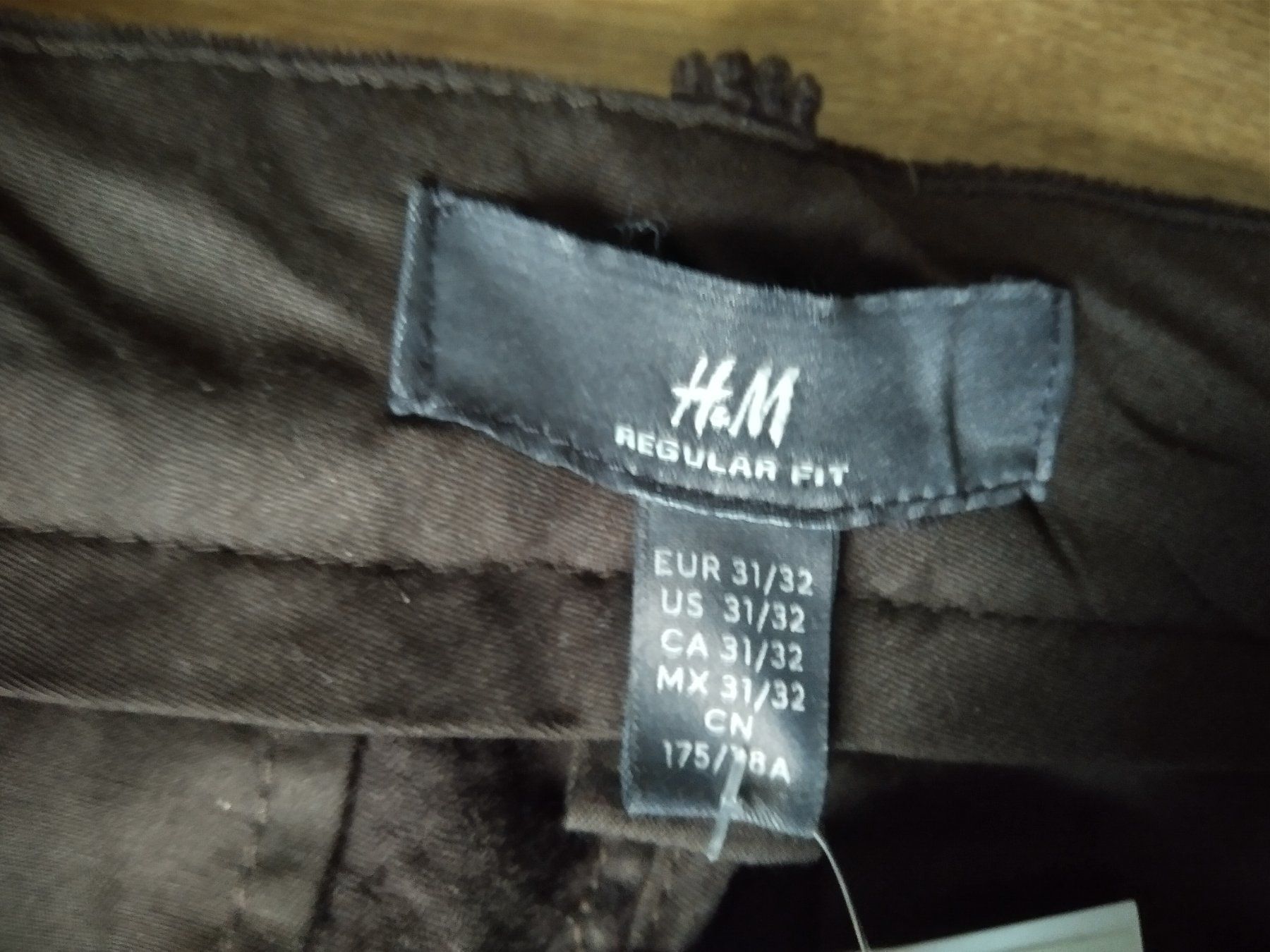 H&M Pantaloni: H&M Manchester 31/32 – Nuovo e nell'imballaggio originale da Zug venduto da guggi717 6