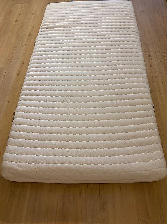 Matelas: Schafschurwolle Matratze Relax 2000 – D'occasion à Gurzelen par Na63