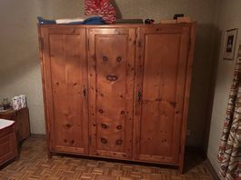 Schrank, Nachttische, Komode, Spiegel