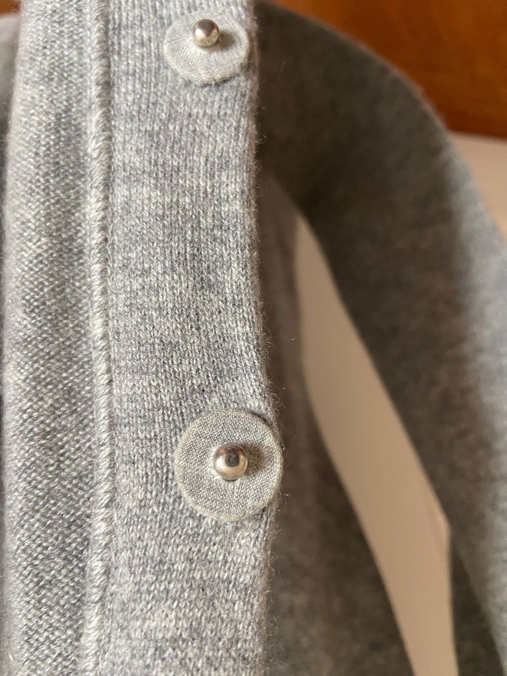 Brunello Cucinelli Giacche: Brunello Cucinelli Cardigan - Kaschmir, hellgrau, Gr. L – Usato da Zürich venduto da Johanna028 4