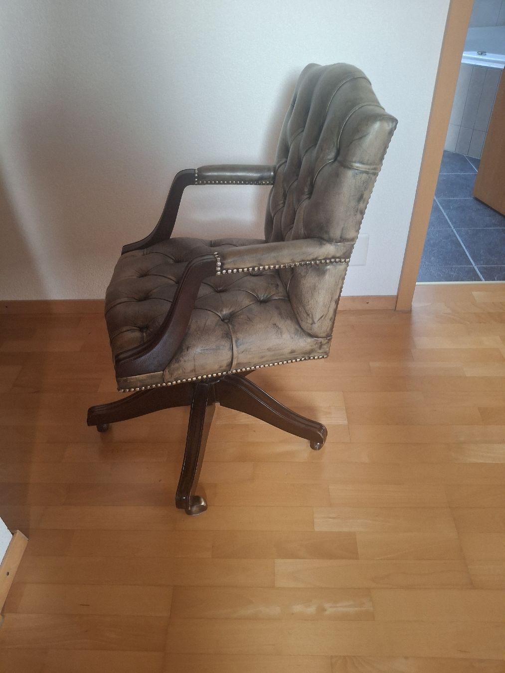 Sessel: Englischer Bürosessel – Gebraucht aus Salavaux von oski06 1