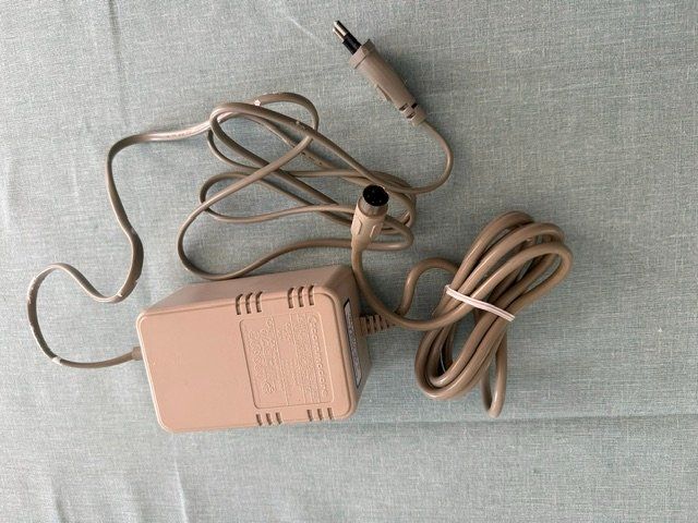 Componenti elettronici: Commodore1541II Netzteil 230 Volt Serial Original – Usato da Lyss venduto da tsawo 1