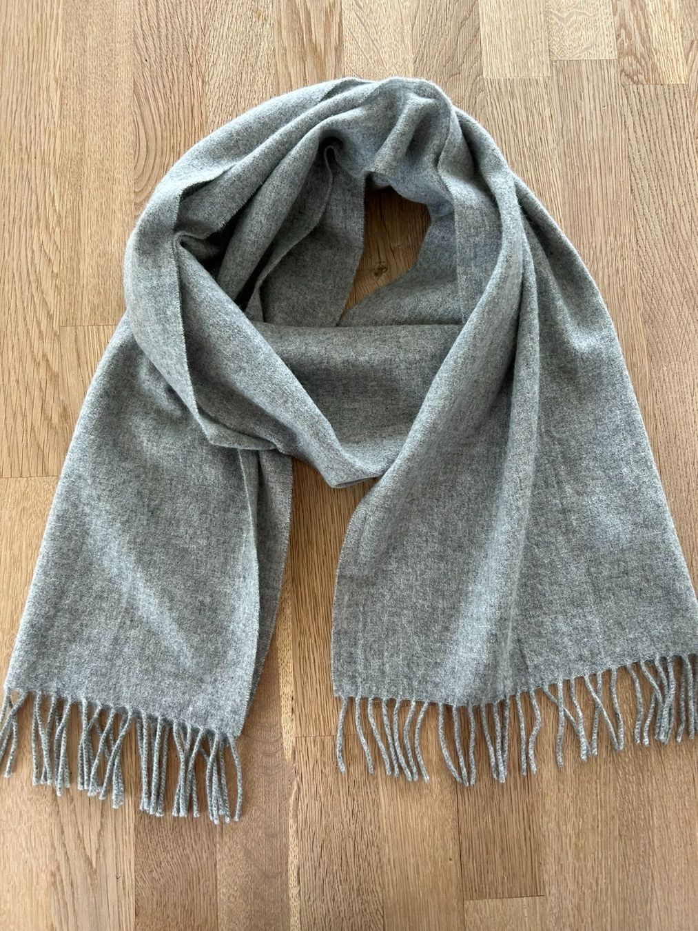 Foulard & Sciarpe: Kashmir Schal, hellgrau, Grösse 172 x 33 cm – Nuovo (secondo la descrizione) da Langenthal venduto da dunschai