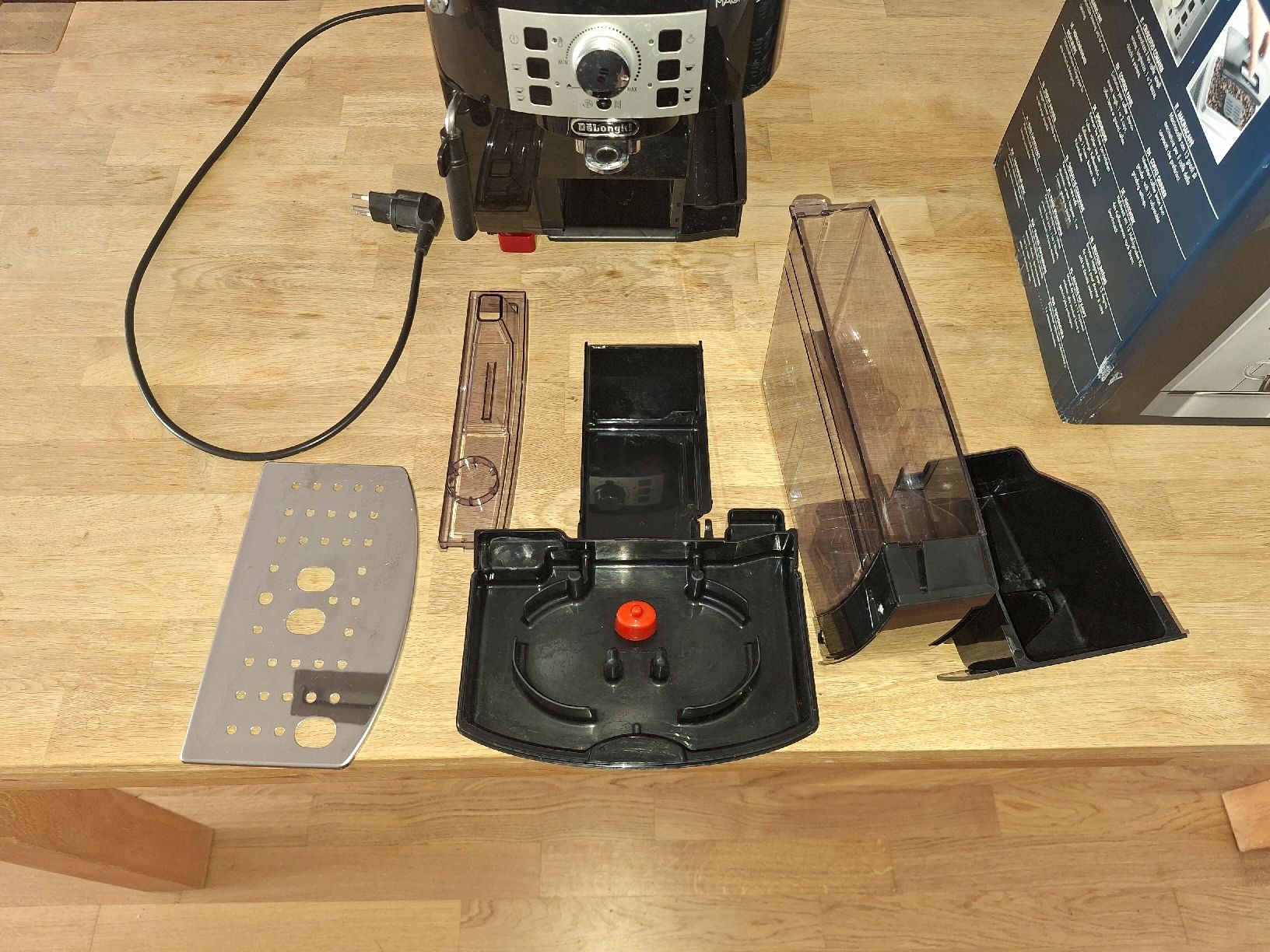 De'Longhi Kaffeemaschinen & Espressomaschinen: DeLonghi Magnifica S Kaffeevollautomat  – Gebraucht aus Bern von Jense92 3