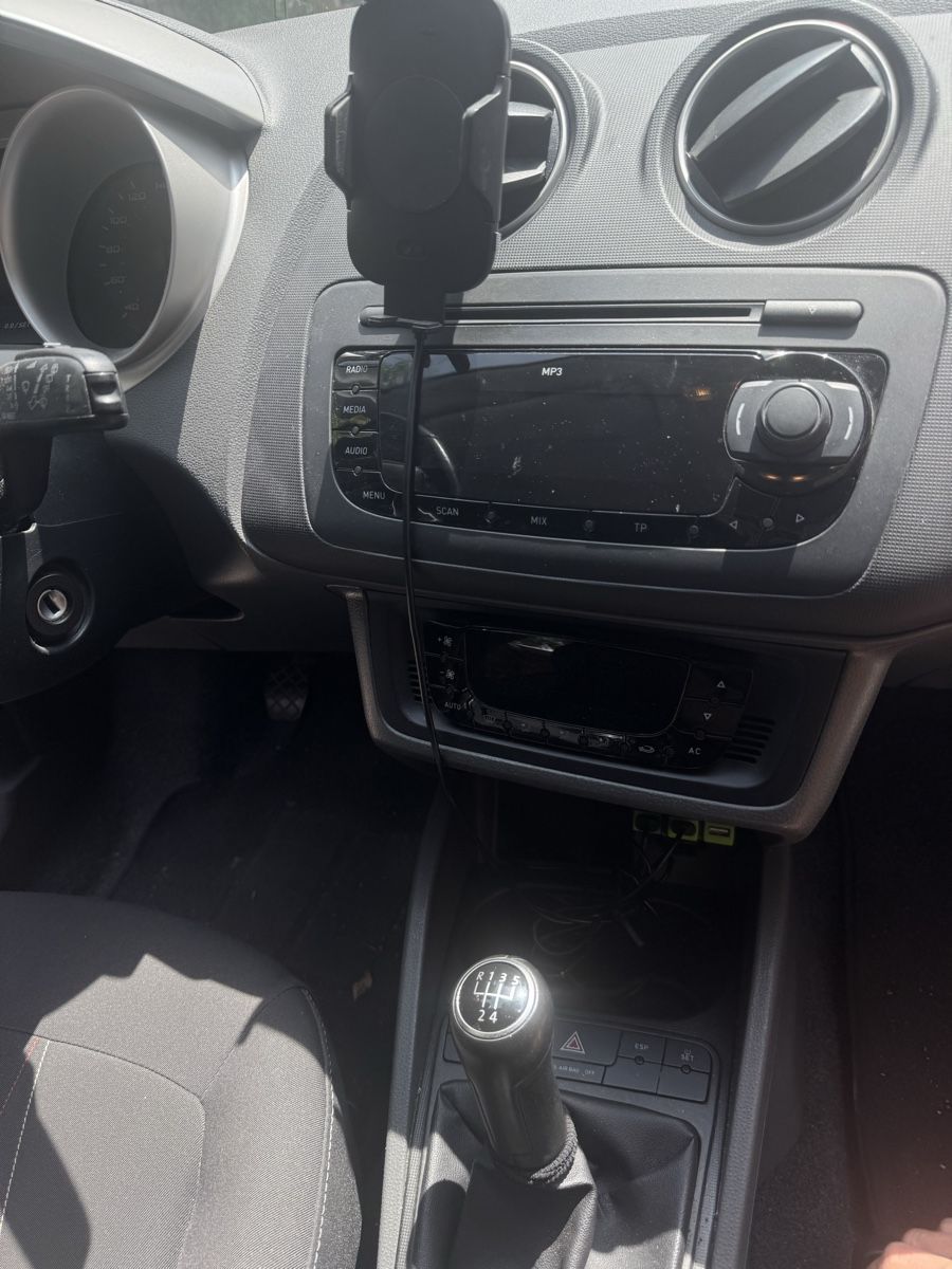 Seat Automobili: Seat Ibiza Kombi Schwarz – Usato da Bellikon venduto da janinemirjam 7