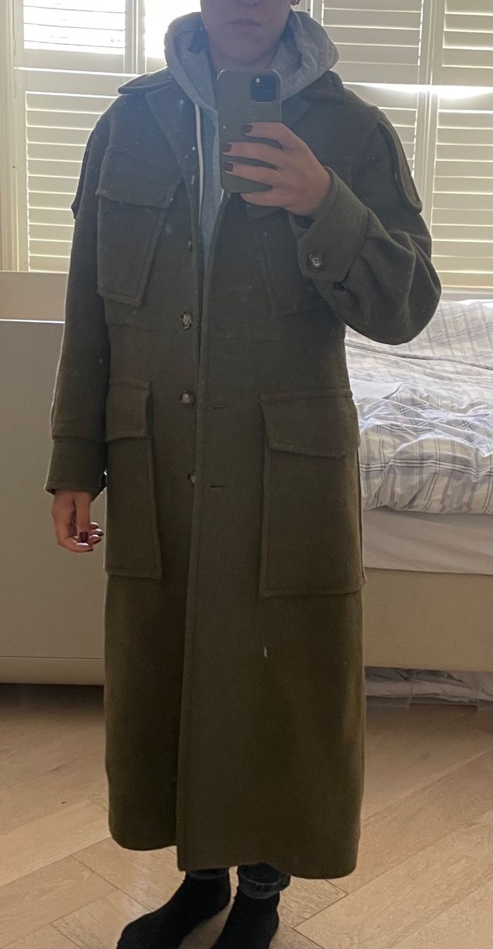 Victoria Beckham Cappotti: Victoria Beckham khaki wool coat – Usato da Yverdon-les-Bains venduto da pen_bbz8 1