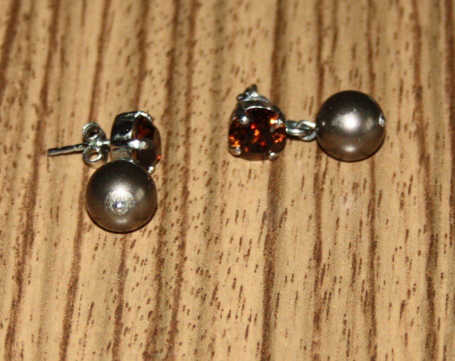Boucles d'oreille: Ohrstecker mit Zirkon und Perlen Bernsteifarben - hellbraun – D'occasion à Flüelen par Rosegarden